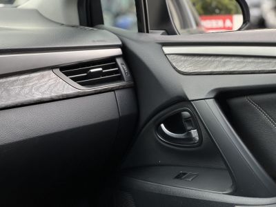 TOYOTA AVENSIS Touring Sports 2.0 D-4D Executive Magyarországi. Gyári fényezés. Végig vezetett szervizkönyv!