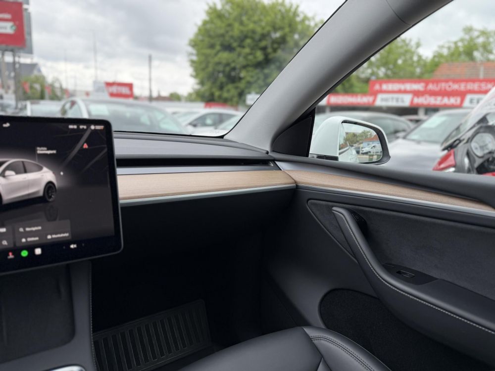 TESLA MODEL Y Performance AWD (Automata) 45e km. AMD Ryzen. mátrix LED. hőszivattyú. teljeskörű garancia!
