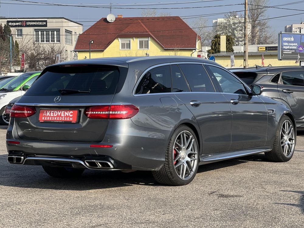 MERCEDES-AMG E 63 S T 4MATIC+ 9G-TRONIC 612LE. Panorámatető. burmester. üléshűtés. digitális műszerfal. CARPLAY