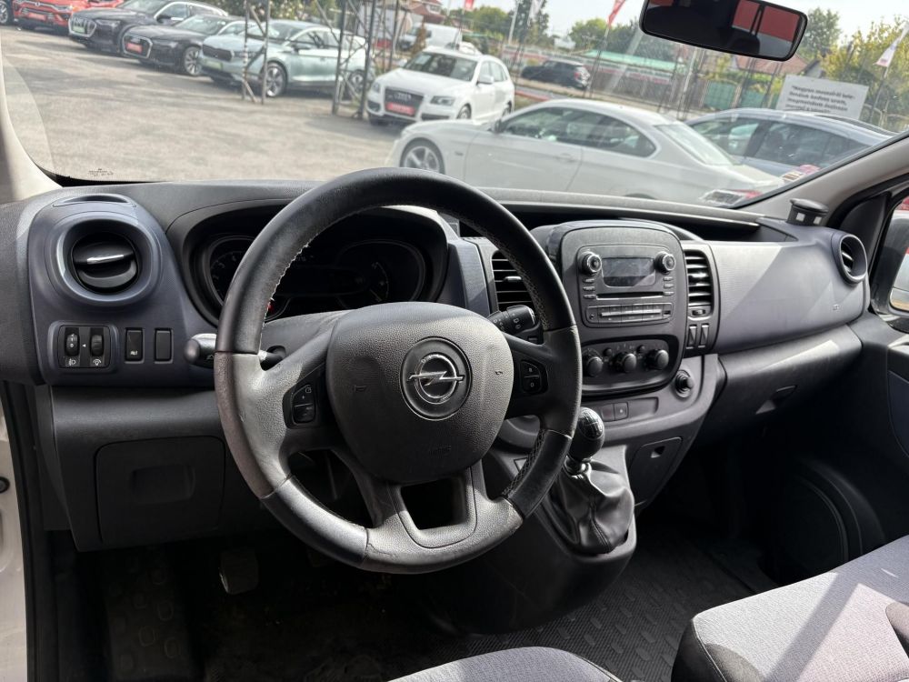 OPEL VIVARO 1.6 CDTI L1H1 2.7t Start-Stop Euro 6 (9 személyes) M.o.-i. 1.tul. Tempomat Klíma Tolatóradar