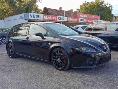 SEAT LEON 2.0 TFSI Cupra 350le! Integrált fejtámlás ülések. Boheme Purple fényezés