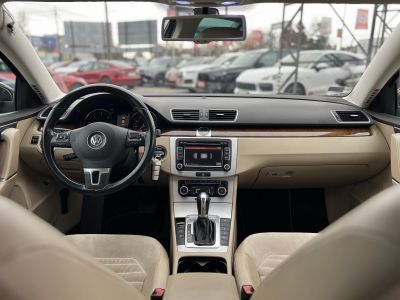 VOLKSWAGEN PASSAT VII 2.0 CR TDI Highline BMT DSG M.o.-i. világos belső. magas felszereltség!