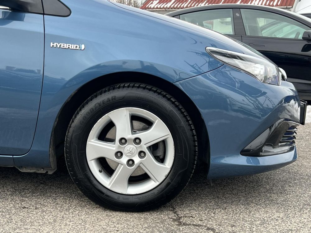 TOYOTA AURIS Touring Sports 1.8 HSD Active Trend+ (Automata) Élő hibrid garancia! Tempomat Ülésfűtés Kamera Keyless Bluetooth
