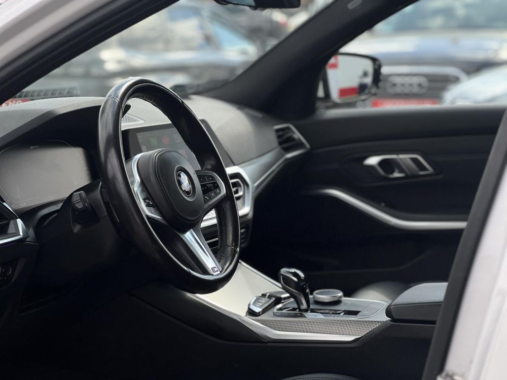 BMW 330e M Sport (Automata) Frissen szervizelt. Új téli gumik!