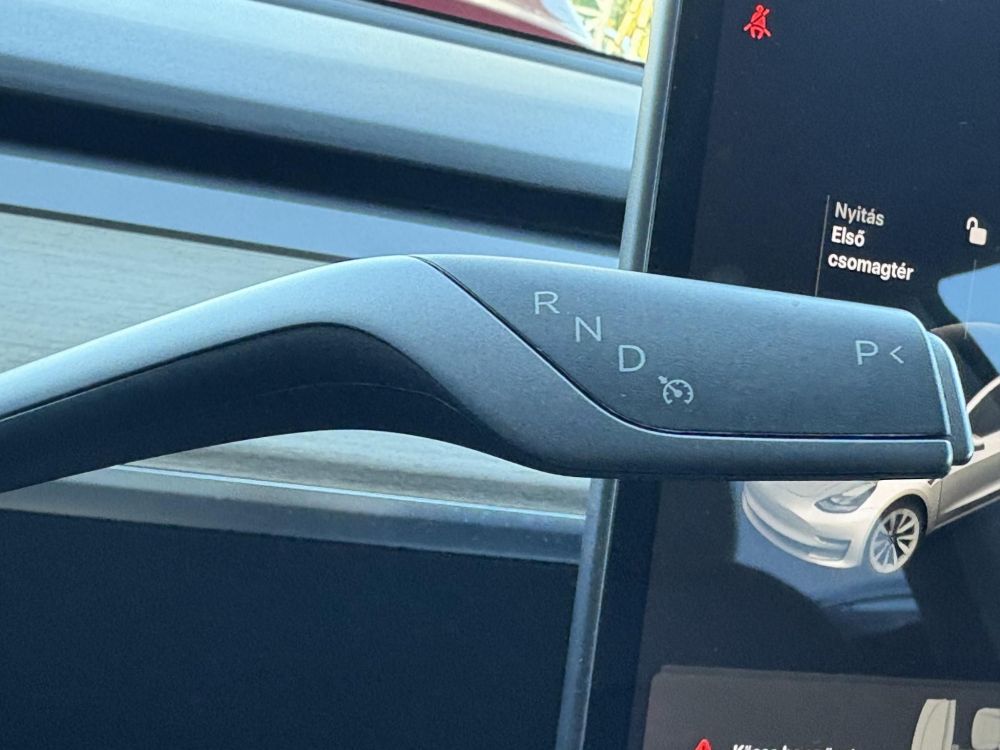TESLA MODEL 3 Standard Range Plus Aut 62e km. mátrix LED. hőszivattyú. garanciális. premium hifi!