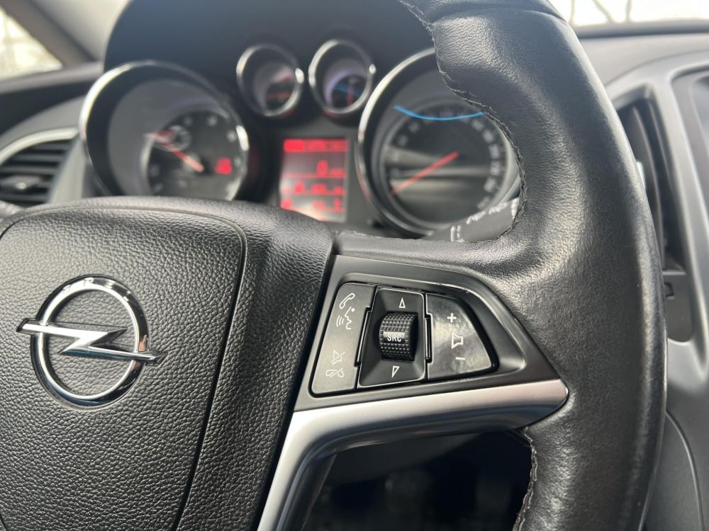 OPEL ASTRA J GTC 2.0 CDTI Start-Stop Sport Teljes nagyszerviz után!