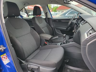 SKODA OCTAVIA 1.5 TSI ACT Style 96e km. M.o.-i. 1.tul. Digitklíma Távtartó Tempomat Ülésfűtés Bluetooth