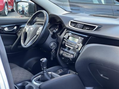 NISSAN QASHQAI 1.6 dCi Tekna 4WD 119e km. LED Tempomat Bluetooth Digitklíma MEGKÍMÉLT állapot!