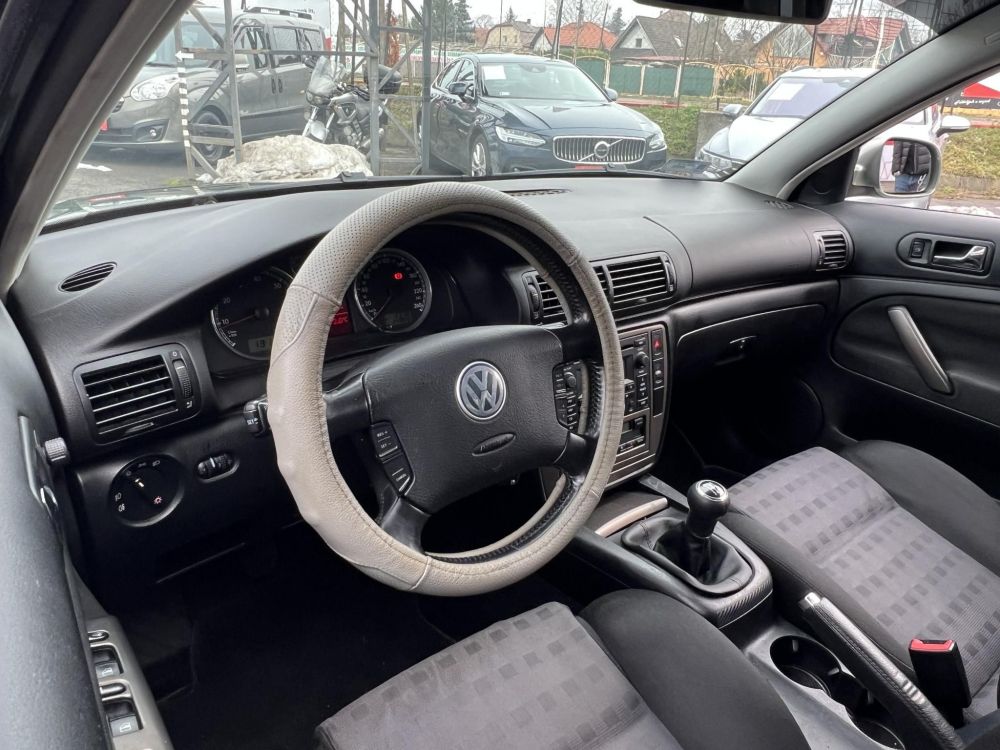VOLKSWAGEN PASSAT 1.6 Comfortline Business Klíma Tempomat Rendszeresen szervizelt!