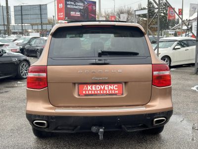 PORSCHE CAYENNE Dízel (Automata) Magyarországi. OFFROAD PACK. légrugó. 3.5T vonóhorog. megkímélt!