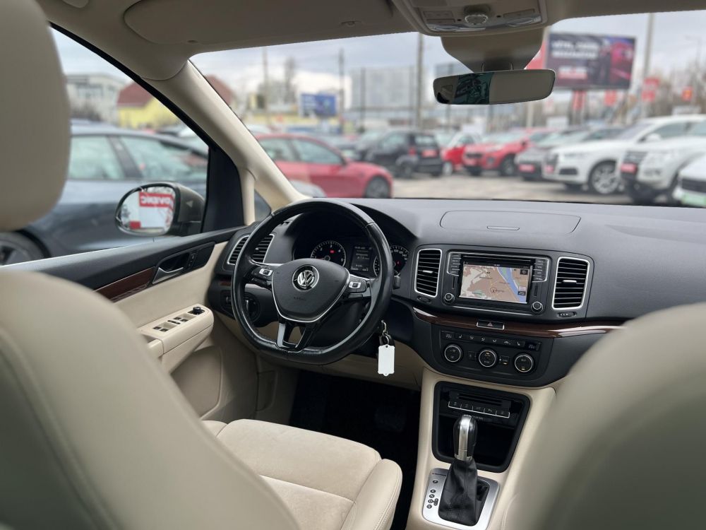 VOLKSWAGEN SHARAN 2.0 TDI BMT SCR Highline 4Motion DSG Egyedülálló szépség! Vaj bőr. tető. 4x4. 158e km+sok extra