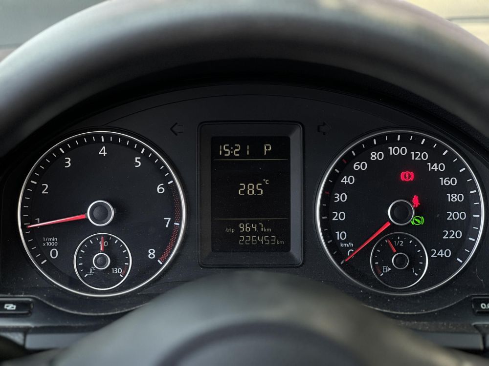 VOLKSWAGEN JETTA 1.6 Comfortline DSG Magyarországi Tolatóradar Navi Tempomat!