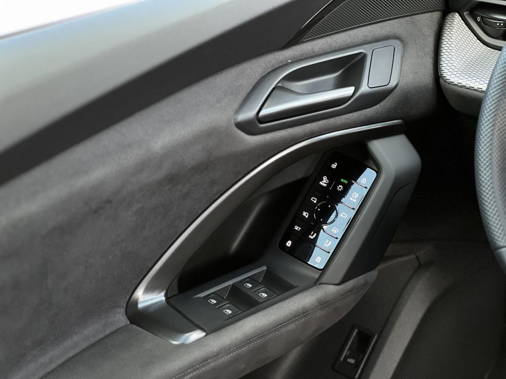 AUDI Q5 SB 40 TDI quattro S-tronic S-line M.o-i. 1.tul. újszerű állapot. garanciális. sérülésmentes!