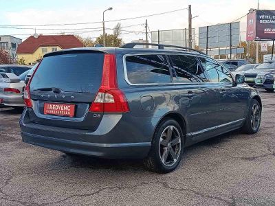 VOLVO V70 2.0 D [D3] Momentum Napfénytető Klíma Tempomat Bluetooth Bőr belső!