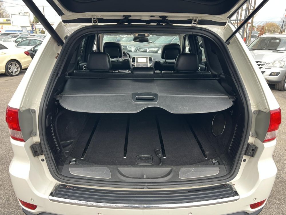 JEEP GRAND CHEROKEE 3.0 V6 CRD Overland (Automata) Xenon Memória Üléshűtés Panorámatető Vonóhorog Friss vizsga!