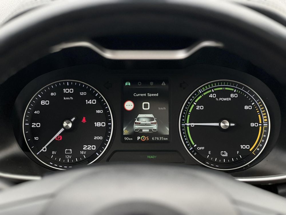 MG ZS EV Luxury. 68e km. végig vezetett márkaszerviz. Carplay. panorámatető