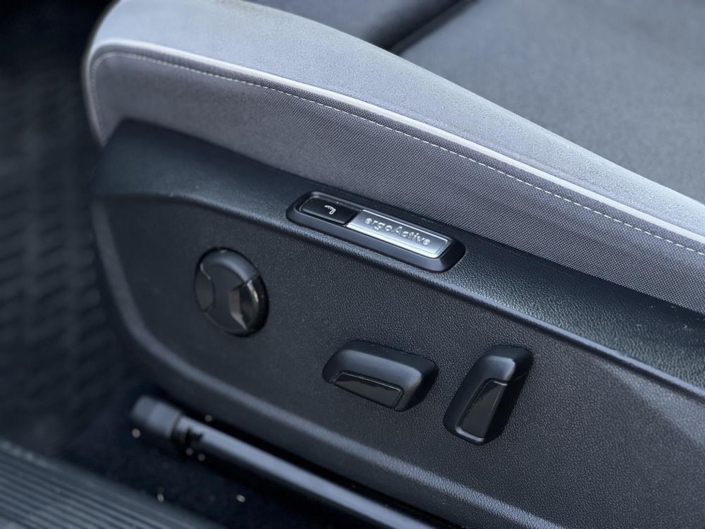 VOLKSWAGEN ID.3 77kWh PRO S HEAD-UP DISPLAY. IQ LIGHT. CARPLAY. MASSZÁZS. 500KM HATÓTÁV