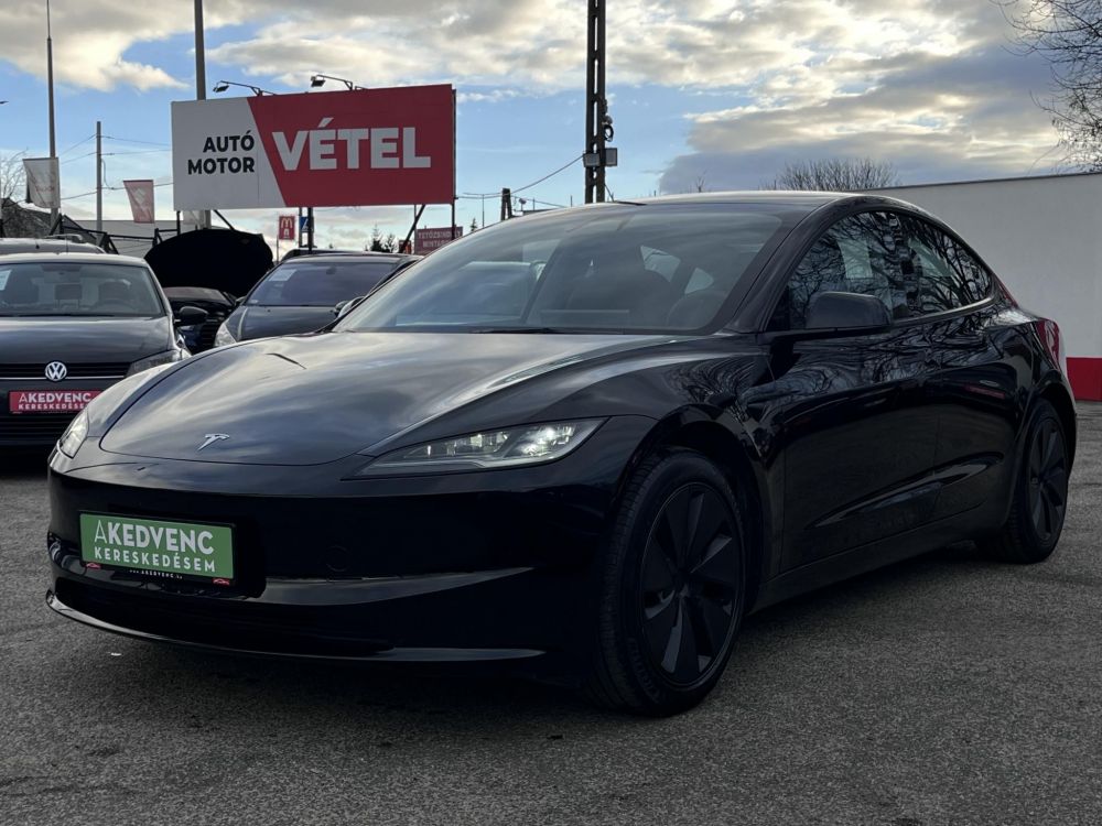TESLA MODEL 3 RWD (Automata) HIGHLAND 27e km. AMD Ryzen. Gyári garancia 2032-ig. 500km hatótáv!
