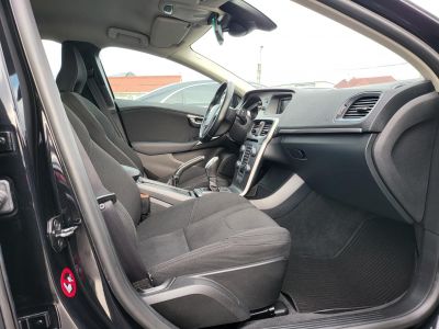 VOLVO V40 1.6 D [D2] Momentum Tempomat Digitiklíma Megkímélt!