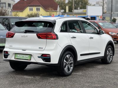 KIA NIRO e-Niro 64kWh Silver 455 km wltp hatótáv. carplay. tempomat. vezetéstámogató rendszerek!