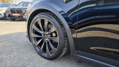 TESLA MODEL X Plaid (Automata) (6 személyes )