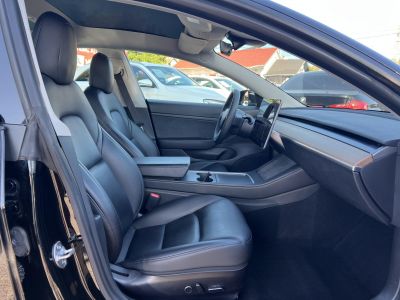 TESLA MODEL 3 Standard Range Plus Aut 96e km. mátrix LED. hőszivattyú. prémium hifi. garanciális!