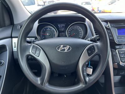 HYUNDAI I30 CW 1.4 CRDi Comfort M.o.-i. Klíma Multikormány