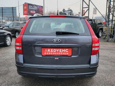 KIA CEE'D SW 1.6 CRDi EX Digitklíma Multikormány 4x.elablak Szervizelt!