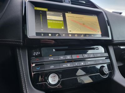 JAGUAR F-PACE 3.0 TDV6 First Edition AWD (Automata) LED Távtartó Holttér HUD Panoráma Meridian Barna bőr Vonóhorog!