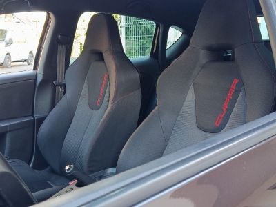 SEAT LEON 2.0 TFSI Cupra 350le! Integrált fejtámlás ülések. Boheme Purple fényezés