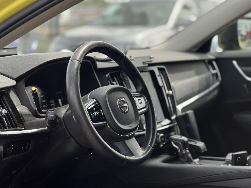VOLVO V90 Cross Country 2.0 D [D4] AWD Geartronic Ments meg! :)