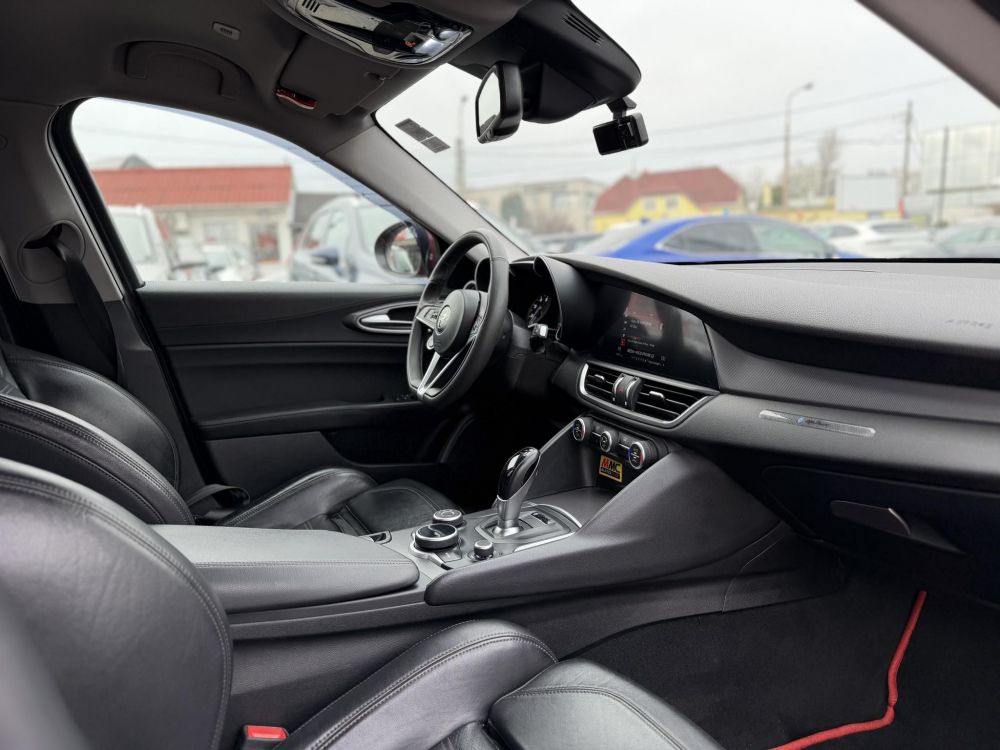 ALFA ROMEO GIULIA 2.0 Veloce Q4 (Automata) 280le. ALFA ROSSO. 116e km!