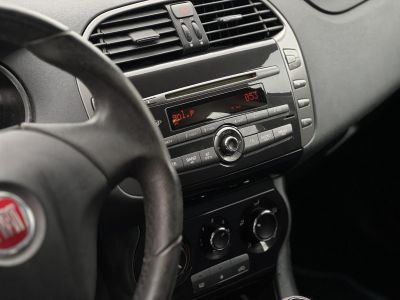 FIAT BRAVO 1.4 16V Active Magyarországon vásárolt. 1. tulajdonostól. végig vezetett szervízkönyv. 87e Km