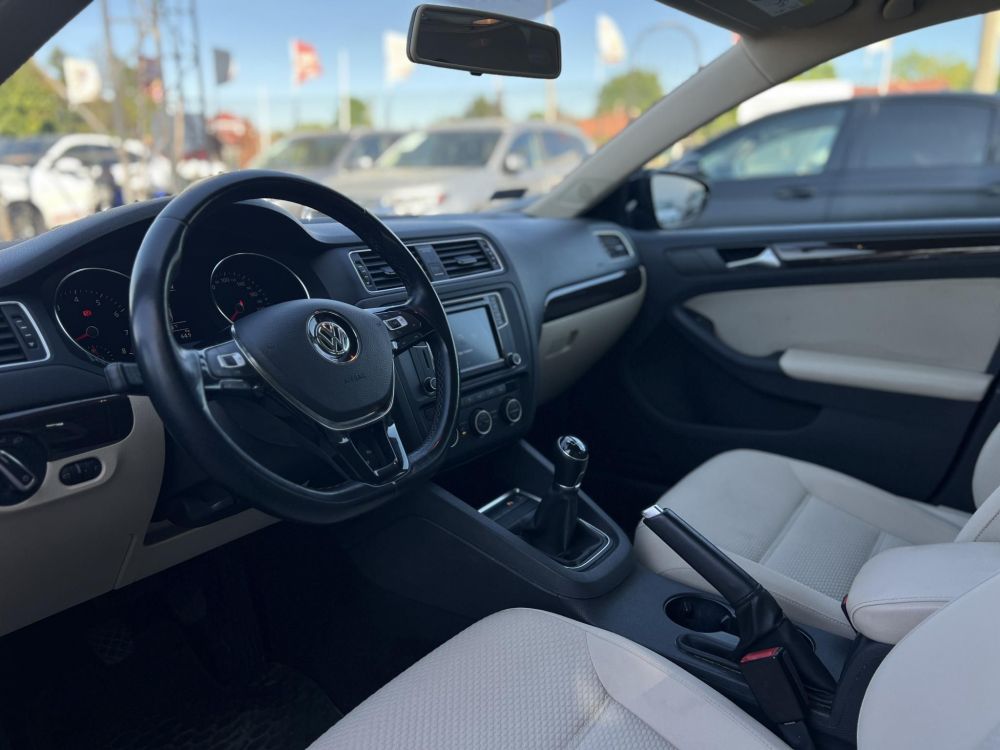 VOLKSWAGEN JETTA VI 1.4 TSI BMT Comfortline M.o.-i. friss műszaki vizsga. szervizelt! 1-Tulaj!