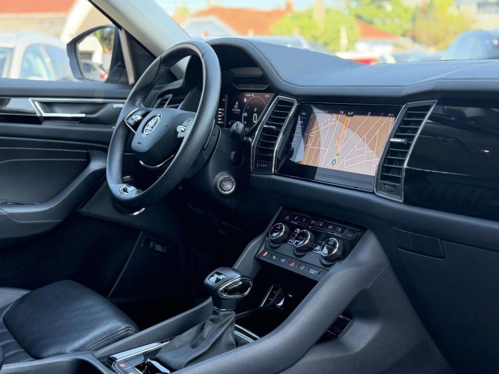 SKODA KODIAQ 2.0 TDI SCR L&K DSG 128e km. LED fényszórók. memória. vonóhorog. 360 kamera. CANTON hifi!