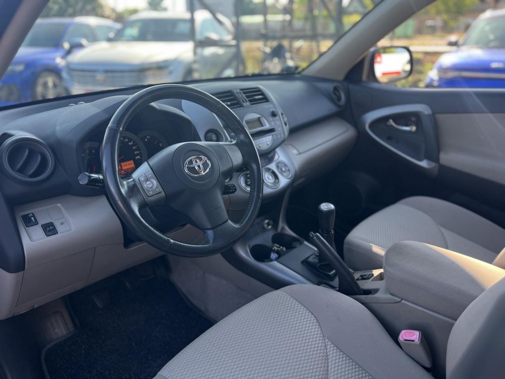 TOYOTA RAV 4 Rav4 2.0 4x4 Magyarországi. napfénytető. keyless. vonóhorog. téli-nyári kerék. 2 gyári kulcs!
