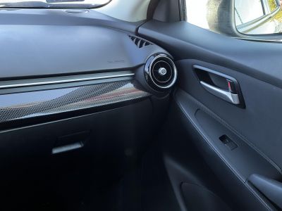 MAZDA 2 1.5 Takumi Automata 58e km. végig vezetett szervizkönyv. 4 évszakos gumik. CARPLAY!