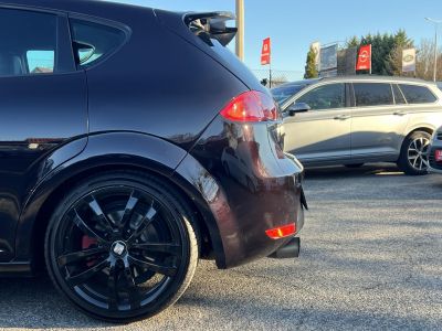 SEAT LEON 2.0 TFSI Cupra 350le! Integrált fejtámlás ülések. Boheme Purple fényezés