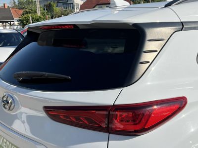 HYUNDAI KONA EV 64kWh Premium Magas felszereltség. megkímélt állapot! LED fényszóró Kamera Keyless Android!