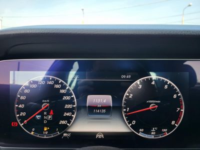 MERCEDES-BENZ E 200 9G-TRONIC 114e km. Magyarországi. Márkaszervizelt. LED Távtartó Holttér Burmester Carplay