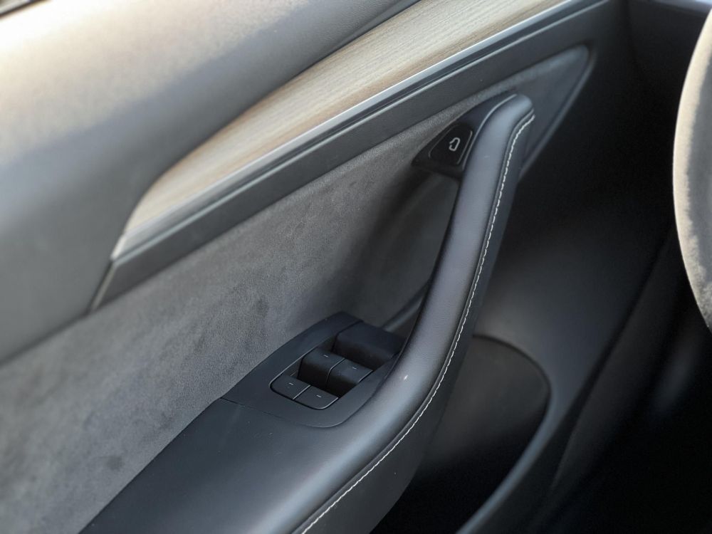 TESLA MODEL 3 Performance AWD (Automata) 90e km. AMD Ryzen. mátrix LED. hőszivattyú. 2 töltőkábel. megkímélt állapot!