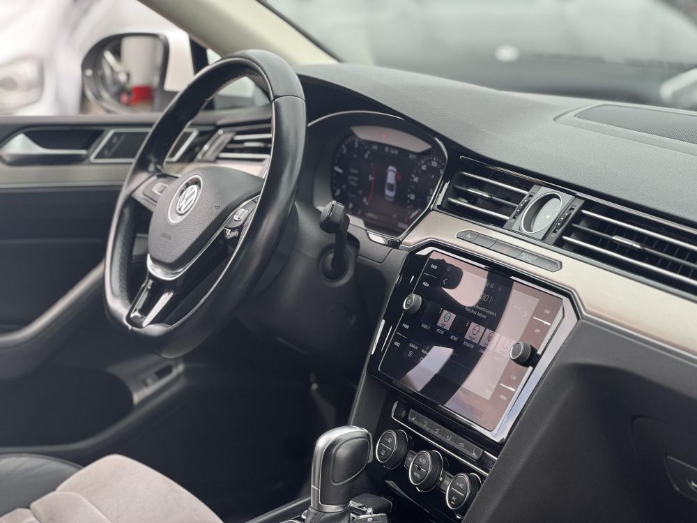 VOLKSWAGEN PASSAT VIII 2.0 TDI BMT SCR Comfortline DSG Magyarországi. Gyári fényezés. Végig vezetett szervizkönyv!