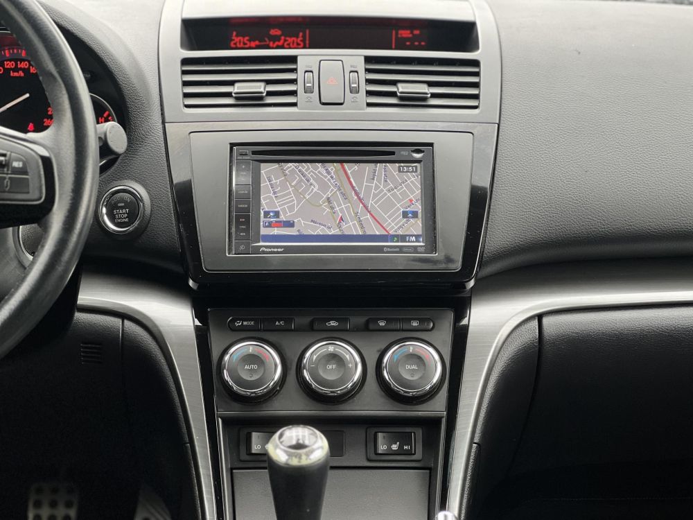 MAZDA 6 Sportkombi 2.5 GTA Xenon Keyless Ülésfűtés Navi BOSE Téli-nyári kerék szett!