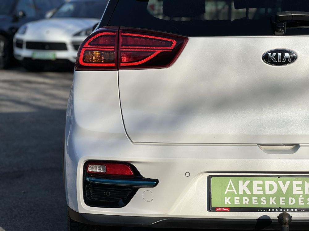 KIA NIRO e-Niro 64kWh Platinum 400+km hatótáv. Bőr. ülésszellőztetés. CARPLAY. stb