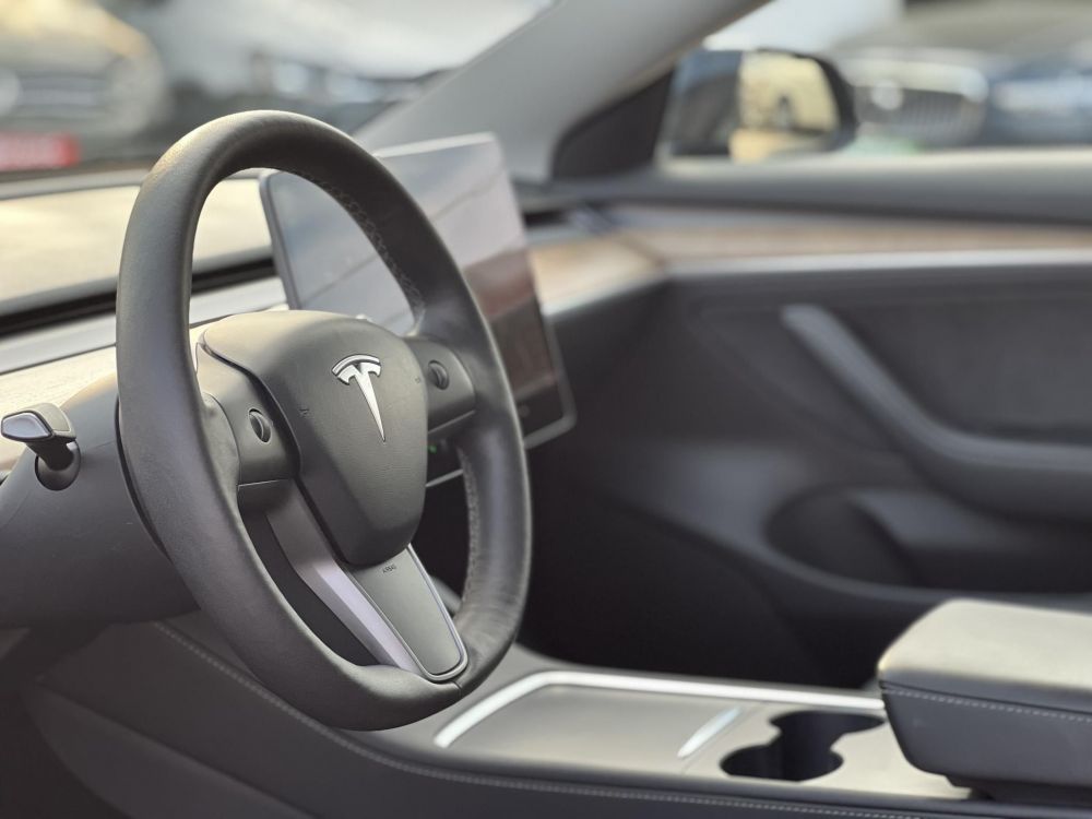 TESLA MODEL 3 Long Range AWD (Automata) 106e km. EAP. mátrix LED. hőszivattyú. premium hifi. garanciális!