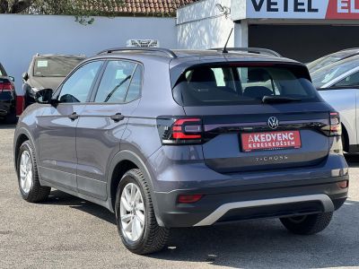 VOLKSWAGEN T-CROSS 1.0 TSI Life 24e km. M.o.-i. sérülésmentes. kifogástalan állapot. CARPLAY!