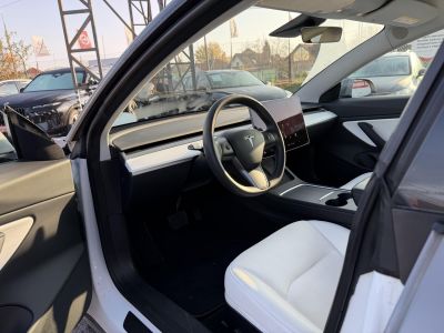 TESLA MODEL 3 Long Range AWD (Automata) FSD. FEHÉR BELSŐ. Perf BOOST. garanciális. hőszivattyú. vonóhorog!