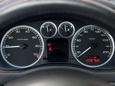 PEUGEOT 307 1.6 Presence digitklíma. tempomat. ülésfűtés. 2 gyári kulcs!