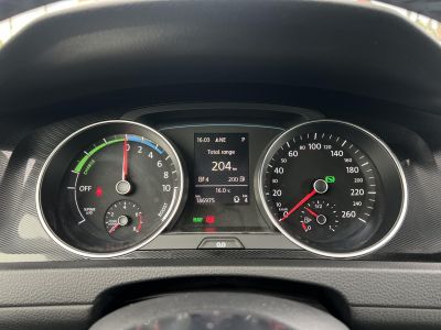 VOLKSWAGEN GOLF VII 1.4 TSI GTE Plug-In-Hybrid DSG Napfénytető. Zöld rendszám. 2 gyári töltőkábel. Friss olaj szerviz!