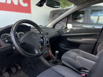 PEUGEOT 307 1.6 Presence digitklíma. tempomat. ülésfűtés. 2 gyári kulcs!